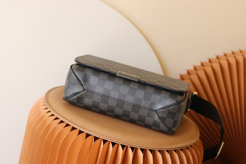 LOV - Luxurious Totes - 2046