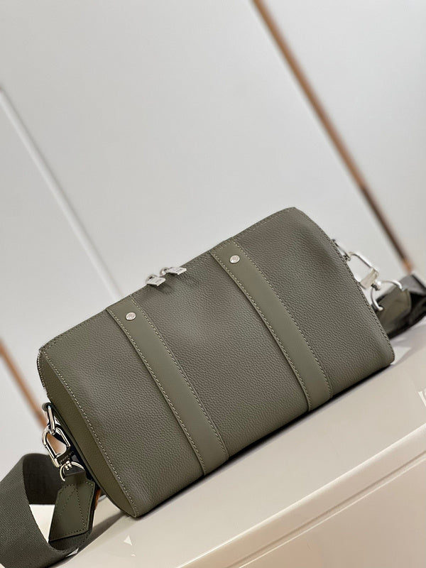 LOV - Luxurious Totes - 988