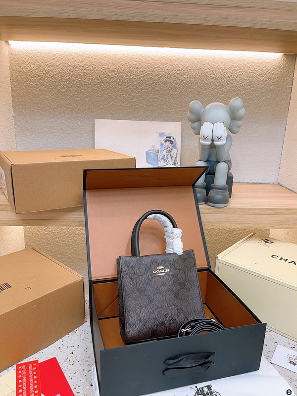 Luxurious Totes - CCH2 Bags - 090