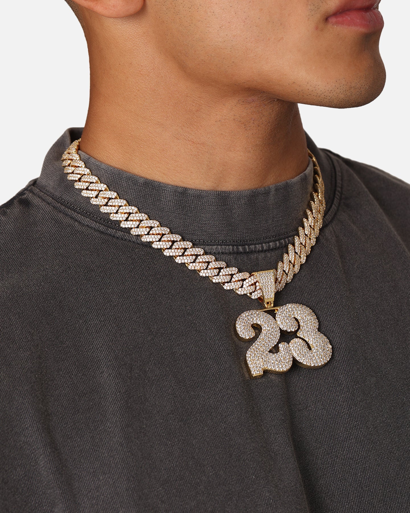 Saint Morta Iced 23 Pendant Iced Gold