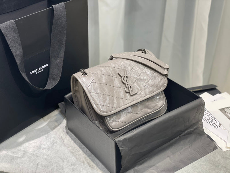 Luxurious Totes - Latest - 8561