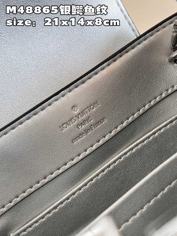 LOV - Luxurious Totes - 720