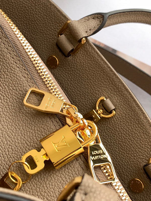 LOV - Luxurious Totes - 2429