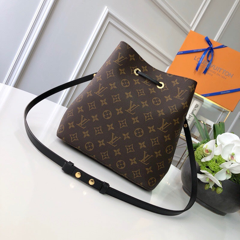 Luxurious Totes - Latest - 9737