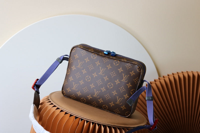 LOV - Luxurious Totes - 2041