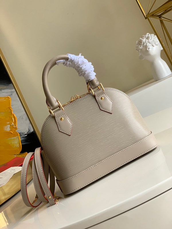 LOV - Luxurious Totes - 2588