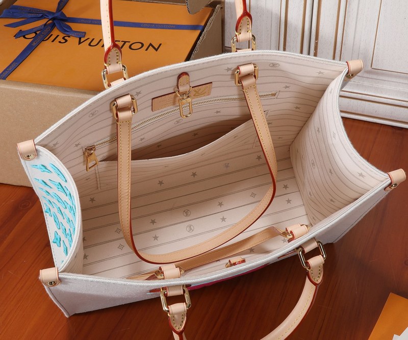 LOV - Luxurious Totes - 1379