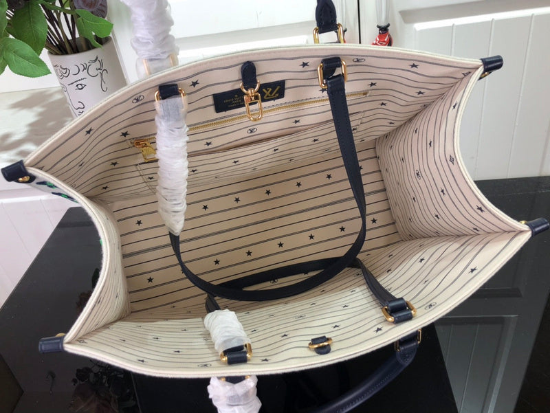 LOV - Luxurious Totes - 1355