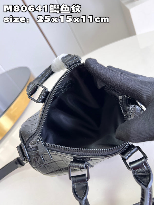 LOV - Luxurious Totes - 643