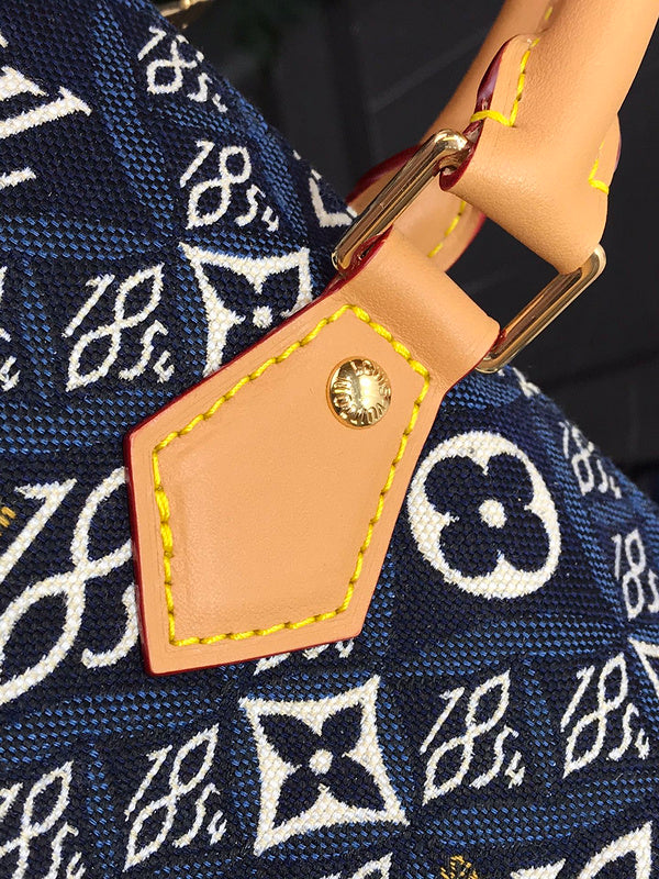 LOV - Luxurious Totes - 2495