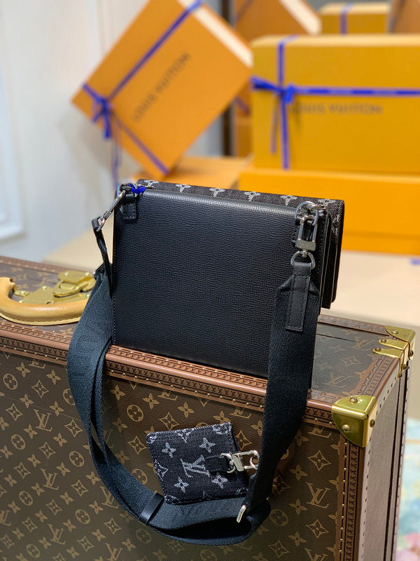 LOV - Luxurious Totes - 2052