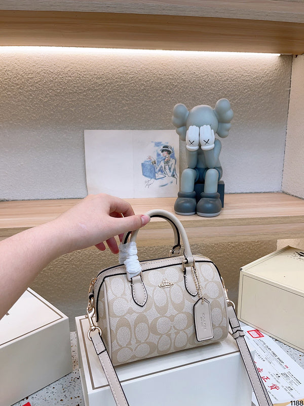 Luxurious Totes - CCH2 Bags - 103