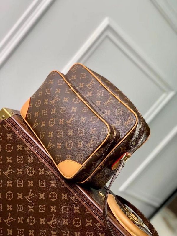 LOV - Luxurious Totes - 821