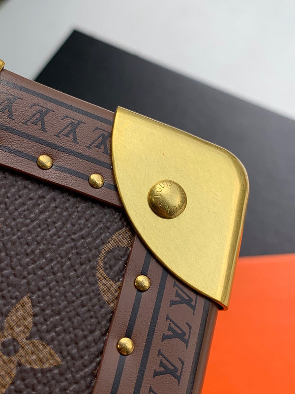Luxurious Totes - Latest - 2084