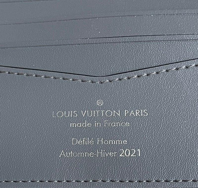 LOV - Luxurious Totes - 2324