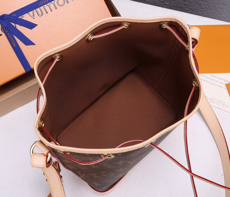 LOV - Luxurious Totes - 1826