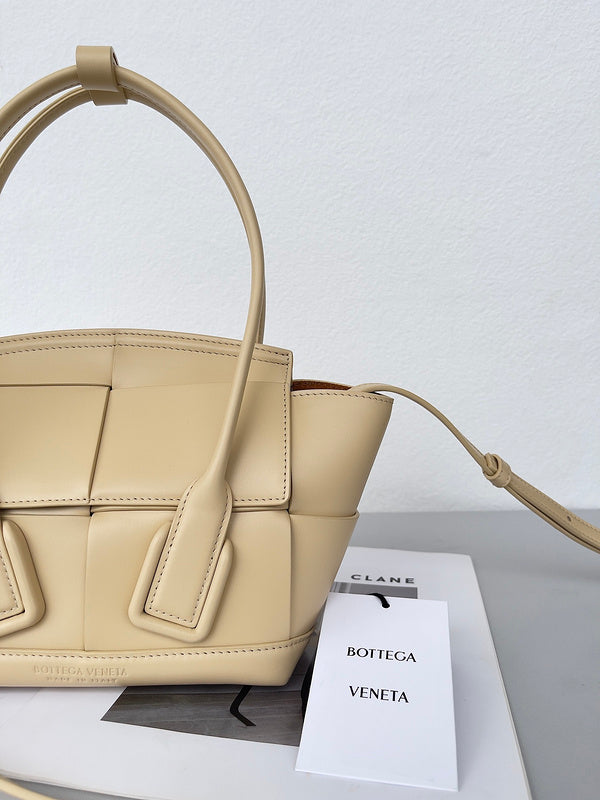 Luxurious Totes - Latest - 6940