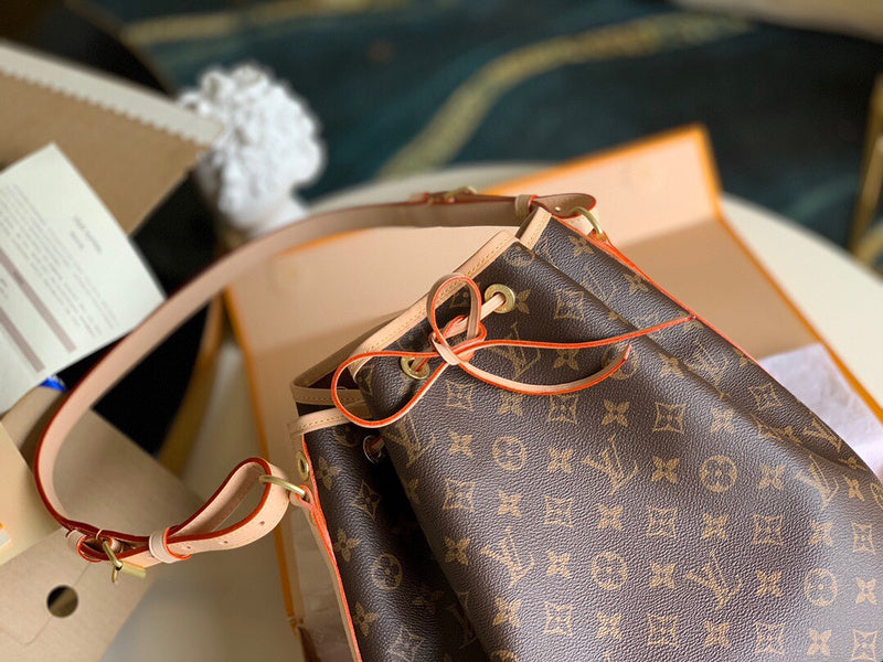 LOV - Luxurious Totes - 2193