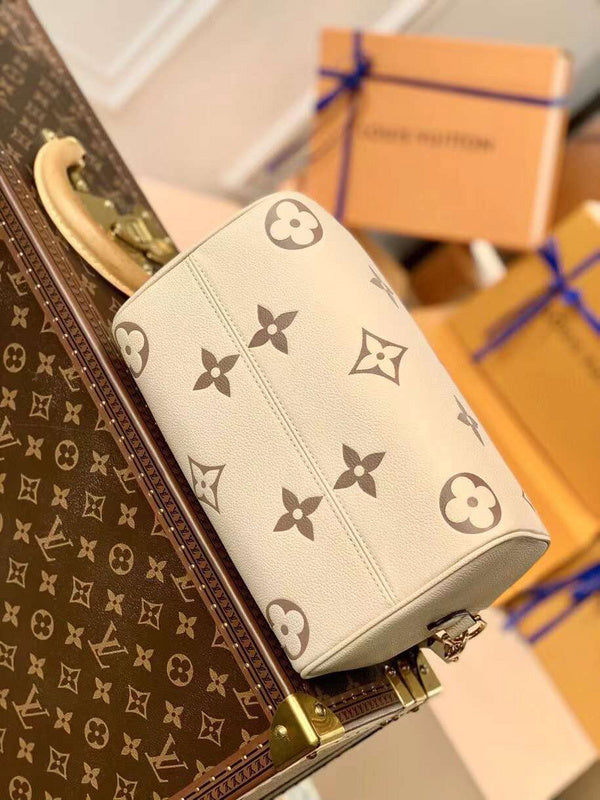 LOV - Luxurious Totes - 2315
