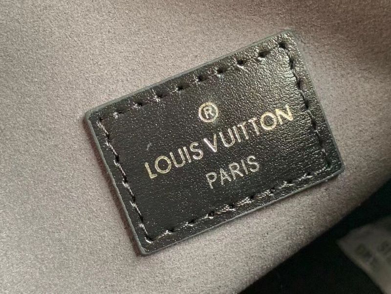 LOV - Luxurious Totes - 882