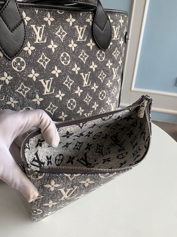 LOV - Luxurious Totes - 954