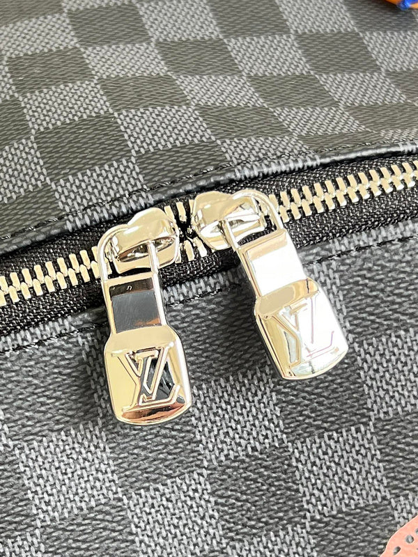 LOV - Luxurious Totes - 1705