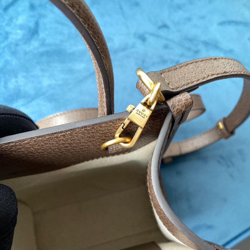 GUI - Luxurious Totes - 471