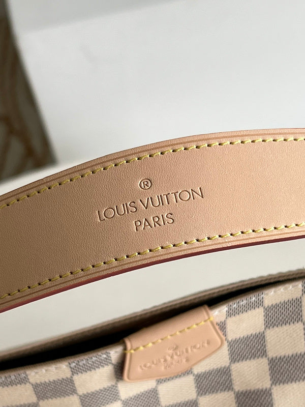 LOV - Luxurious Totes - 2008