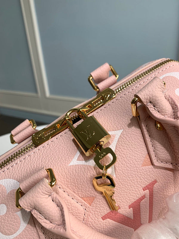LOV - Luxurious Totes - 020