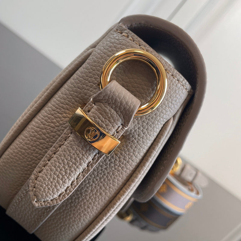 LOV - Luxurious Totes - 2102