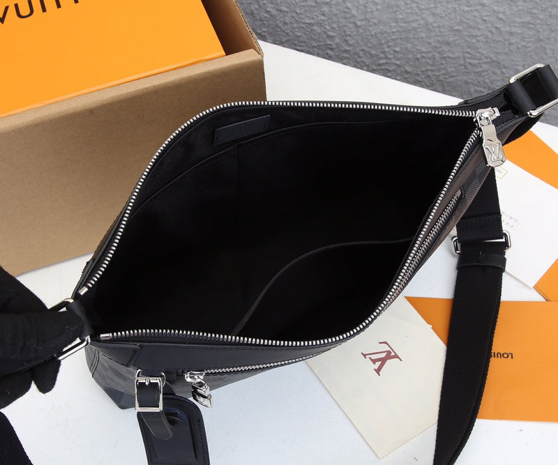 LOV - Luxurious Totes - 2534