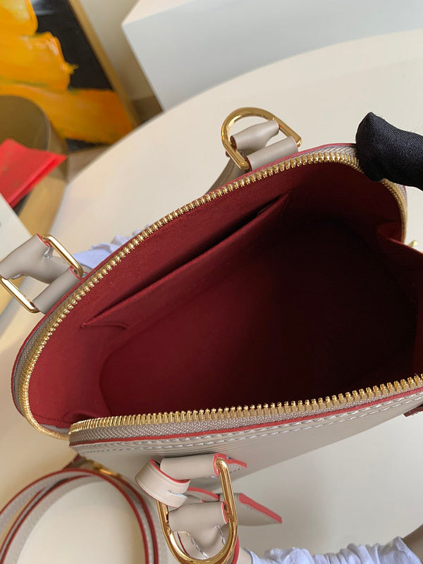 LOV - Luxurious Totes - 2588