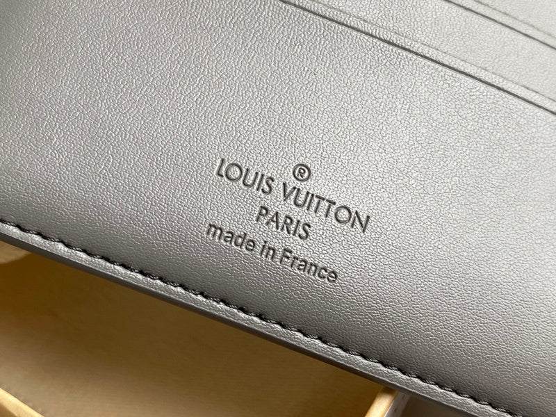 LOV - Luxurious Totes - 1532
