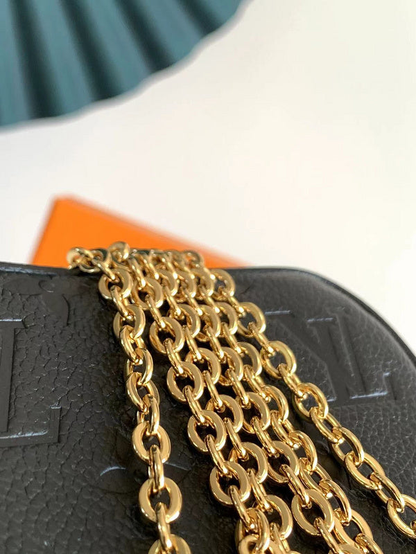 LOV - Luxurious Totes - 1627