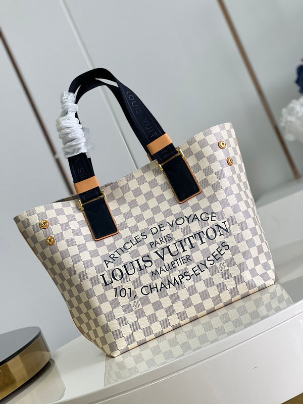 LOV - Luxurious Totes - 2205
