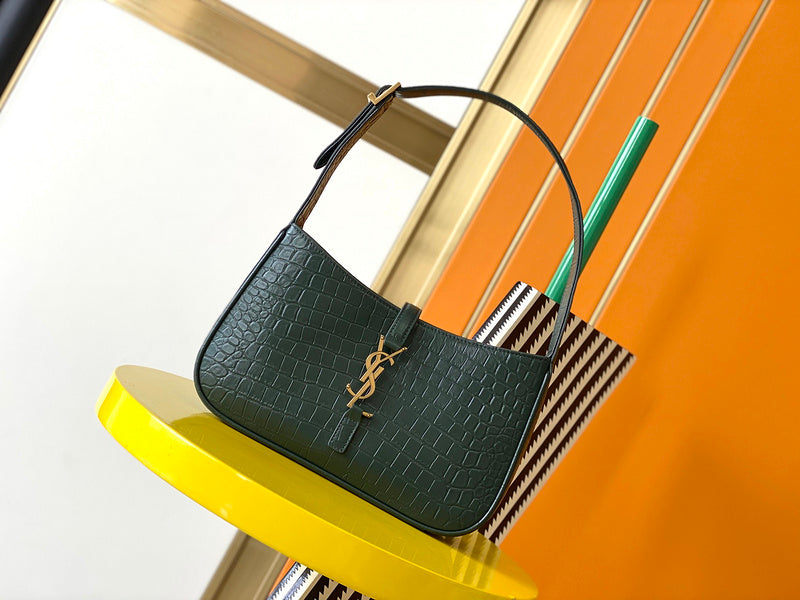 Luxurious Totes - Latest - 8581