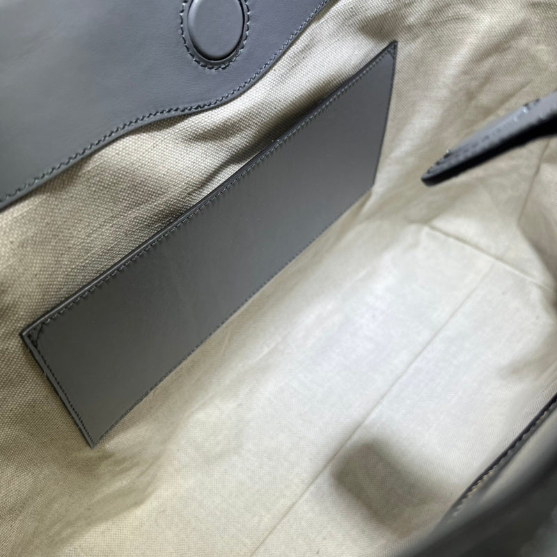 GUI - Luxurious Totes - 557
