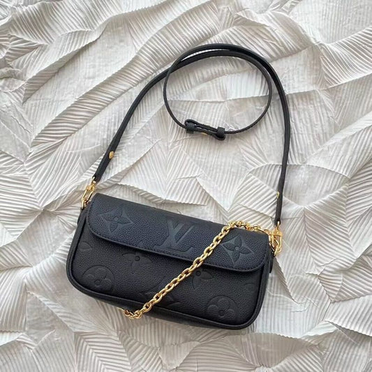 LOV - Luxurious Totes - 184