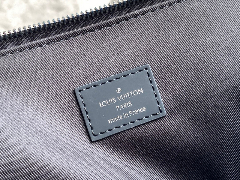 LOV - Luxurious Totes - 2032