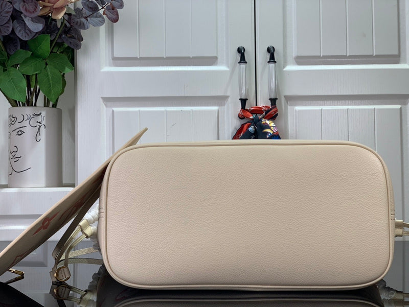 LOV - Luxurious Totes - 672