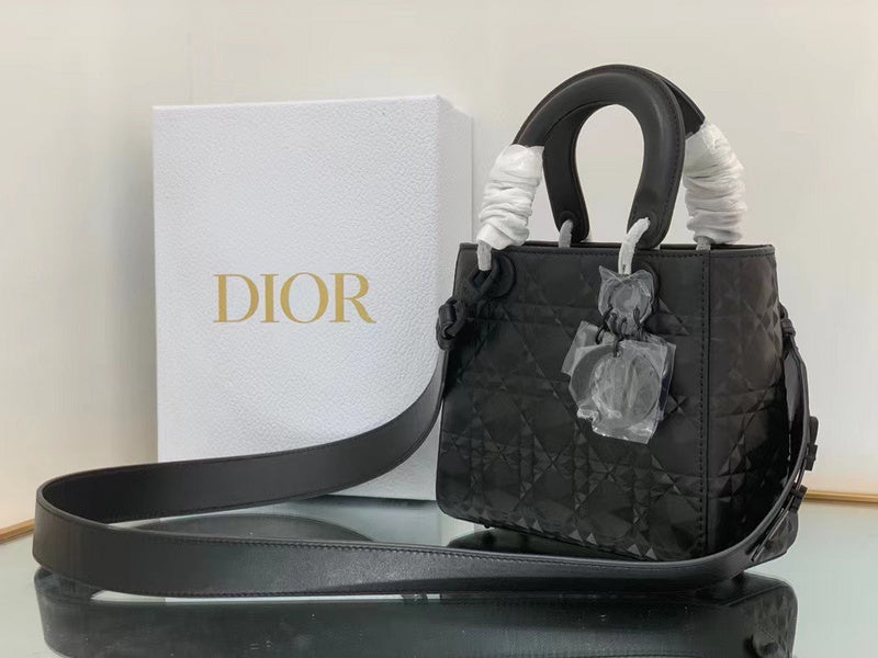 Luxurious Totes - Latest - 6497