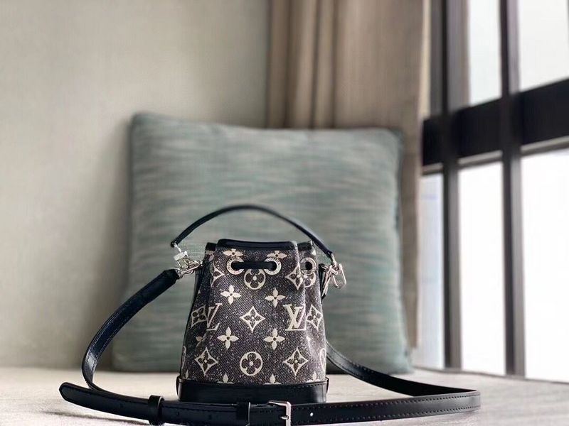 LOV - Luxurious Totes - 883