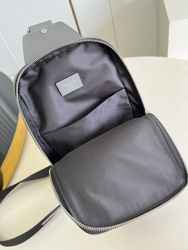 LOV - Luxurious Totes - 1030