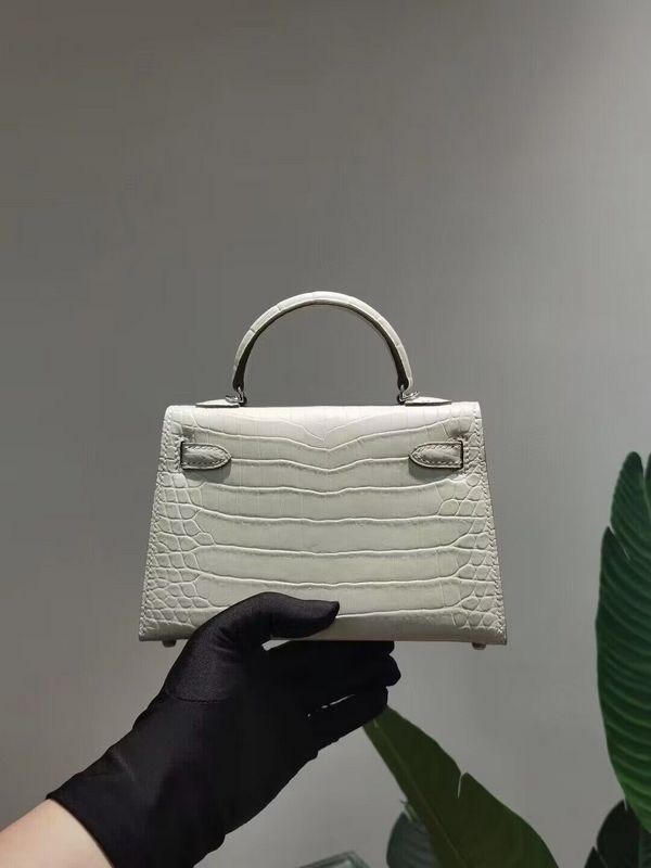 HMS - Luxurious Totes - 010