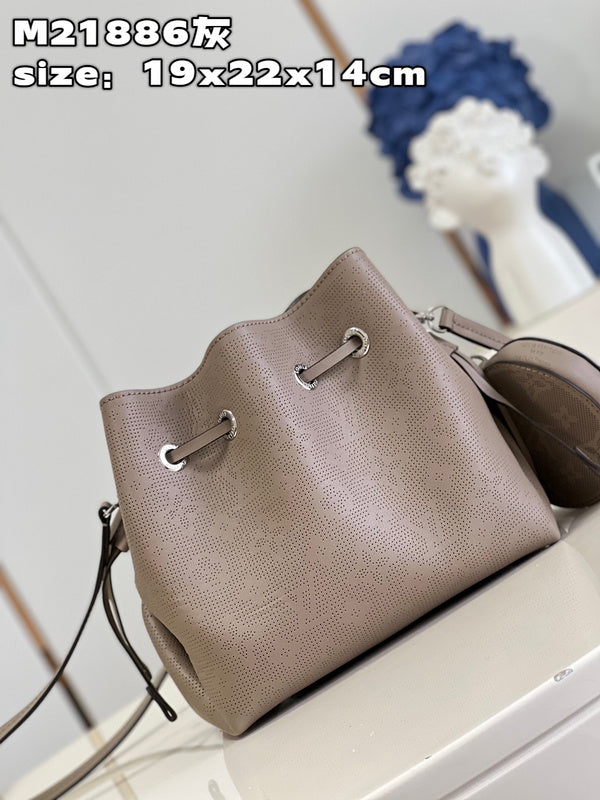 LOV - Luxurious Totes - 630