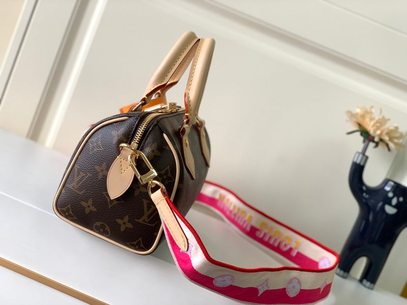 LOV - Luxurious Totes - 1730