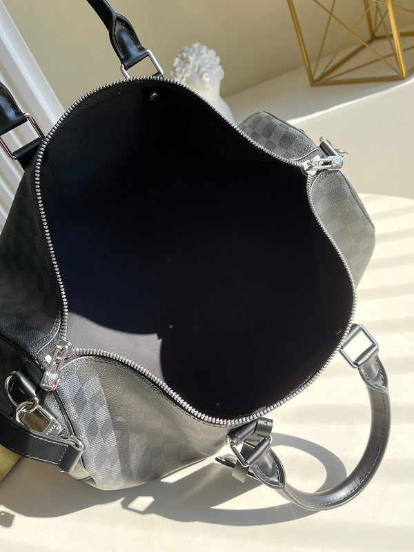 LOV - Luxurious Totes - 1889