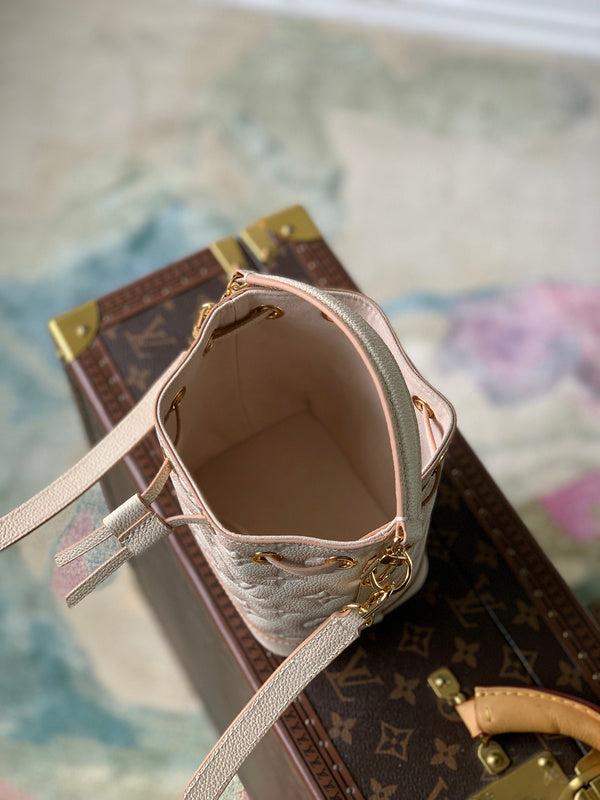 LOV - Luxurious Totes - 1339