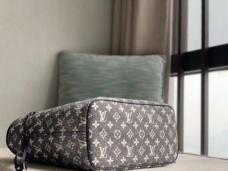 LOV - Luxurious Totes - 877