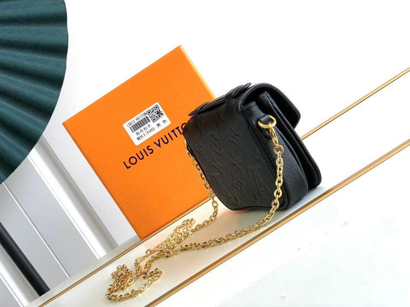 LOV - Luxurious Totes - 1627